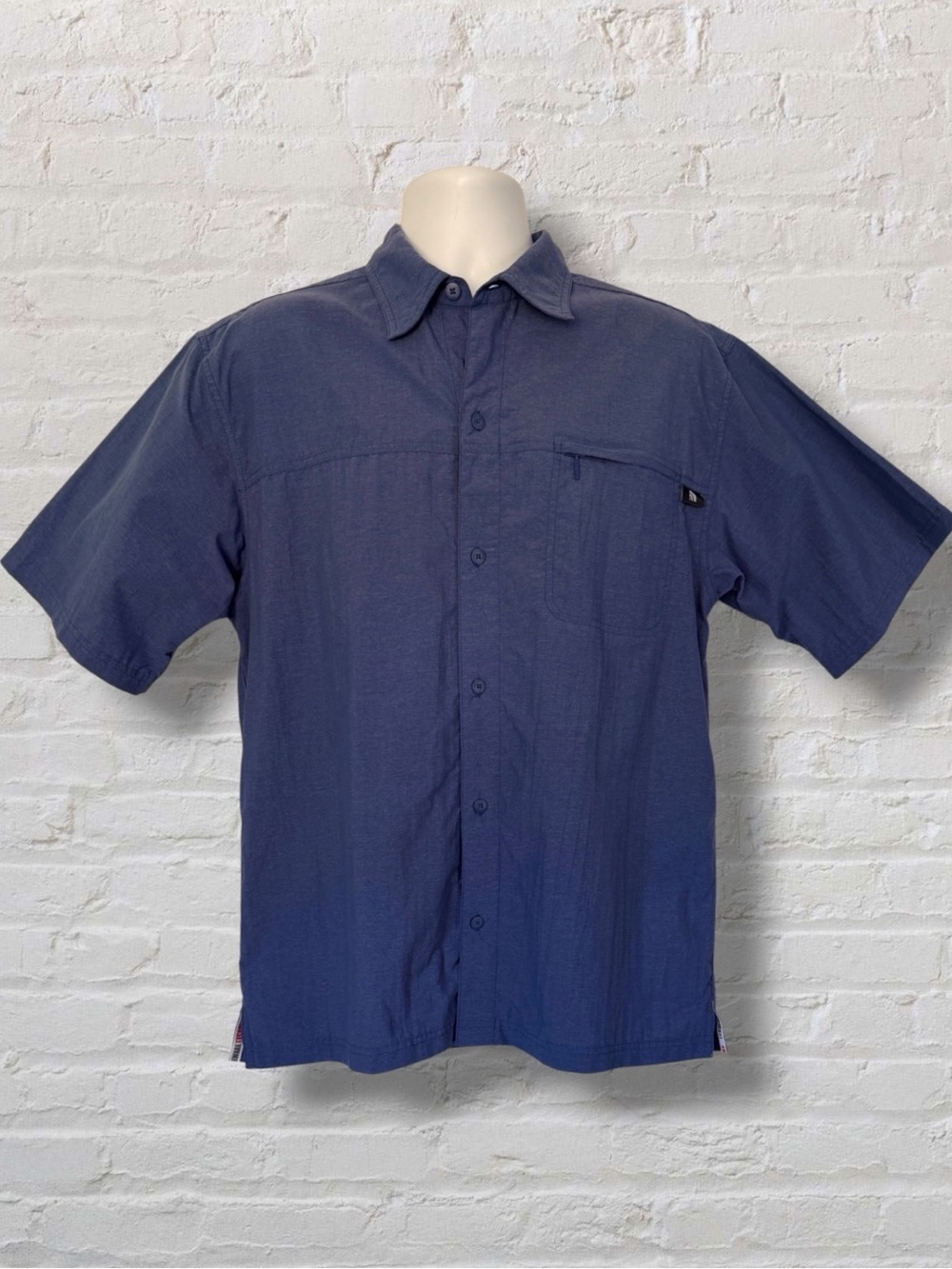 The North Face Men’s Medium Short Sleeve Blue Utility Shirt Hidden Zip Pocket
